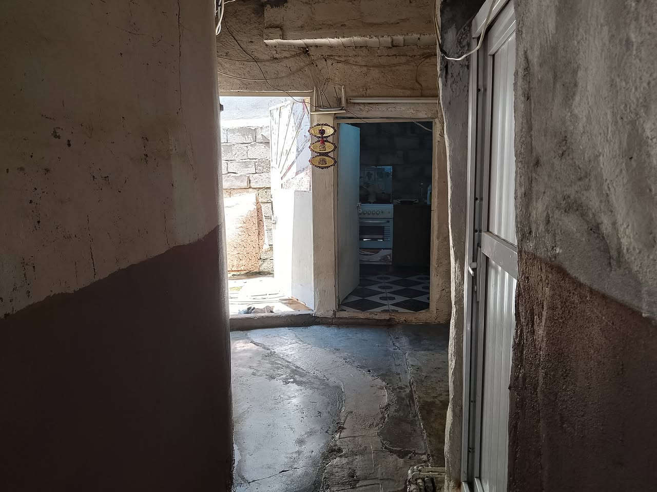 دار للبيع حي العروبه مساحته 90 مربع 10في9مربع للتصال ***********
