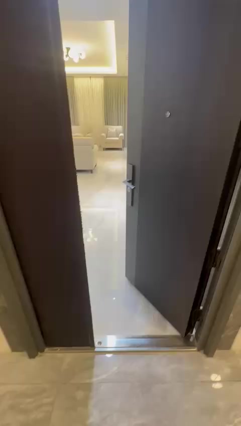 شقه للايجار في بوابه العراق
المساحه 228 متر
الاثاث vip 
الايجار الشهري 2200$
 التواصل على الرقم التالي
***********
