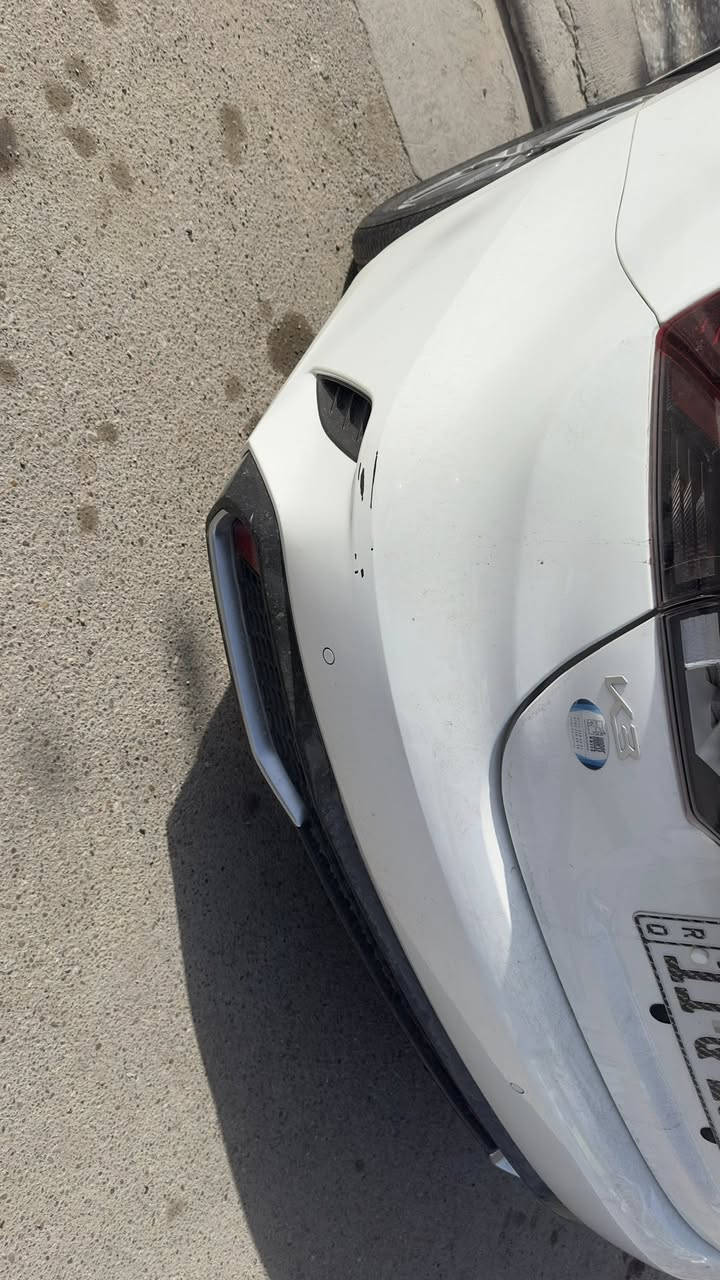 السلام عليكم كيا كي 3 موديل 24 ماشيه 8700 مكفوله  من الصبغ والتبديل والضربة ماعدا طخه موضحة بالصور بالدعاميه  مكان السيارة بغداد السعر 150 بيها مجال بسيط  للاستسفار ***********
