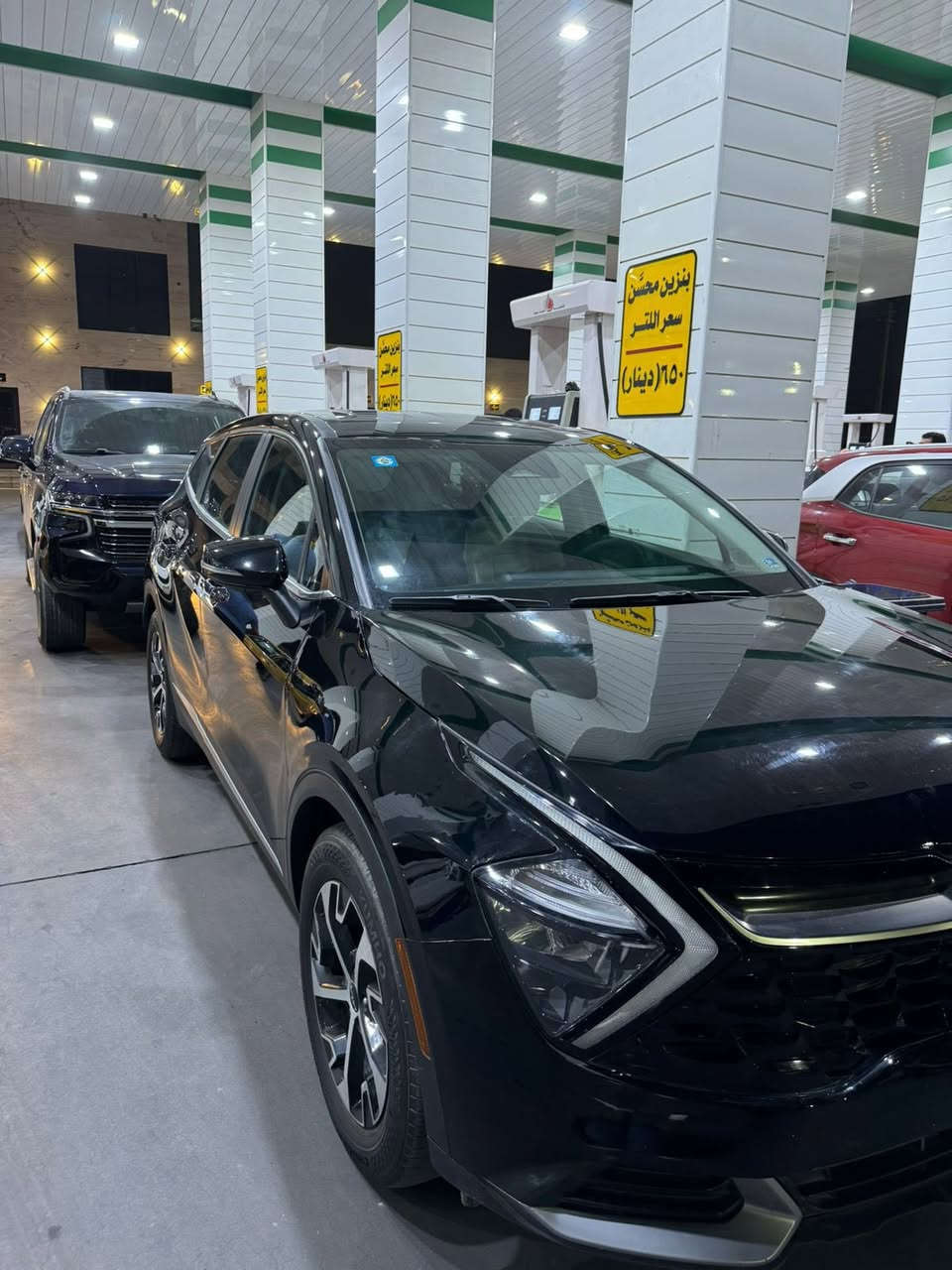 السلام عليكم
سبورتج EX ٢٠٢٣ 
ماشيه ٥٧ الف كيلو متر 
١- تشغيل عن بعد 
٢- تحديد مسار 
٣- نقطه عمياء 
٤- Auto break , Auto Hold 
٥- تبريد قطعتين 
٦- شاشه كبيره و تجي متصله بالعدادات و كلها ديجيتال مو مثل الخليجي دكم 
٧- تبريد بيانو 
٨- سايد بريك دكمه 
و بعد هواي مواصفات الامريكي 
لونها اسود مطعم بنيكلات بلادي 
القطع : 
بنيد تبديل + صبغ بالجنطه
***********
