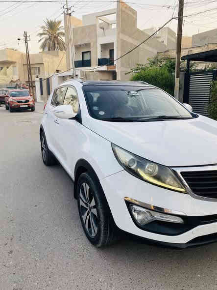 السلام عليكم سبورتج 2012 للبيع خليجيه رقم بغداد فول مواصفات واحد عله واحد بصمه تشغيل بصمه ابواب بانوراما مري شفط كامره حساسات مانع انحدار كشنات جلد بيهة جاملغ امامي مبدل بدون دواخل  والدوسه من جهة الباب مصبوغه مكاني بغداد للاستفسار *********** السعر 140
