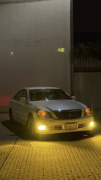 كراون شاهينه • ٢٠٠٥ • مكينه ٢٥٠٠