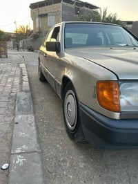 مرسيدس دب • ١٩٩٠ • رقم ديالى