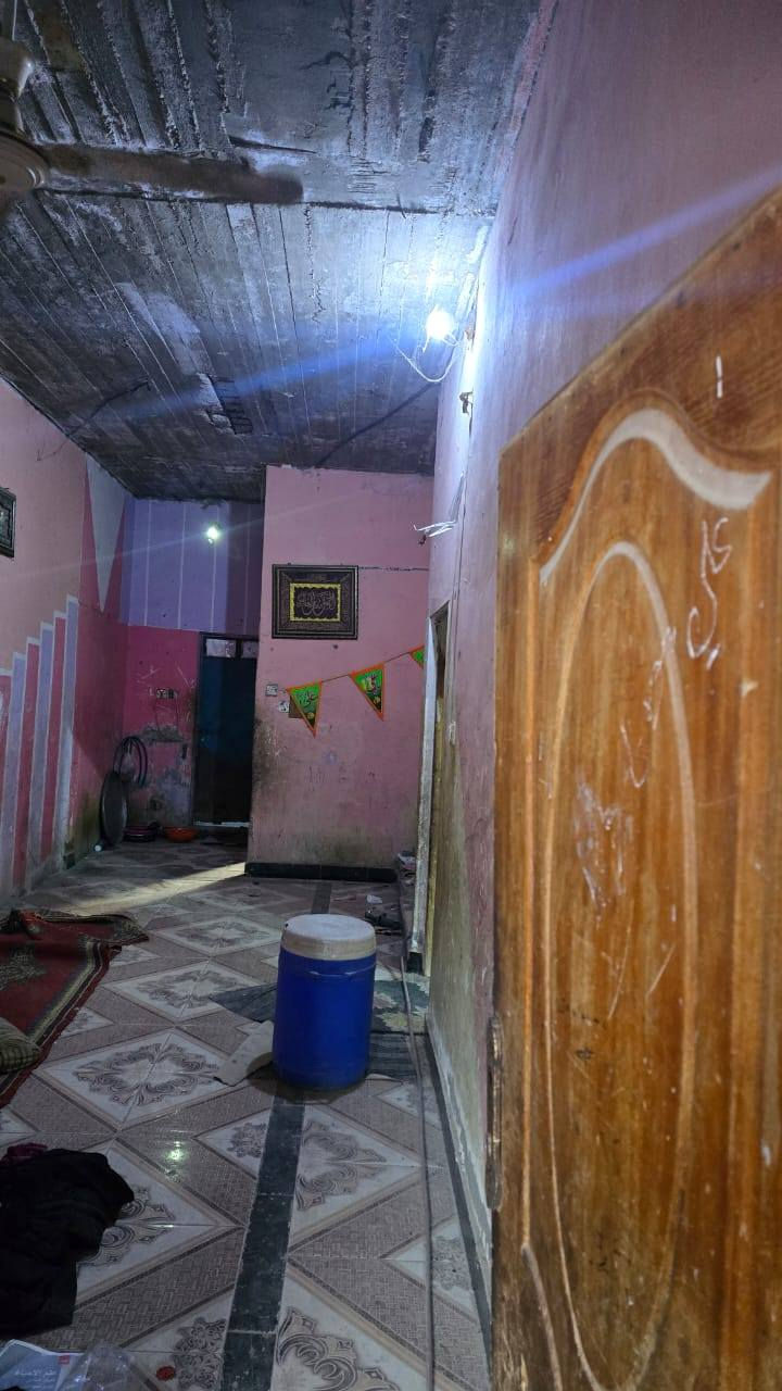 دار 🏠 سكن المساحة 550متر مع بستان مزروع خلف بيت نوع العقار طابو ملك صرف زراعي تحويل بسمك العنوان بصره أبي الخصيب منطقه باب عباس قريب على سوك جبير دقيقتين  عرض شارع 12متر تبليط يتكون بيت من غرفتين ودواني وصاله ومطبخ صحيات خارج وداخل السكف كونكريت مسلح  بيت فارق اتكاتب وستالم مفتاح 🔑 السعر 125مليون وبيه مجال الاستفسار أكثر اتصل ***********
