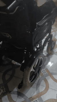 السلام عليكم
عدنه عربانه للبيع +كير جديد +وبطاريات جديده+سعر300 وبيه مجال 
محافظه بابل 
رقم الهاتف ***********
