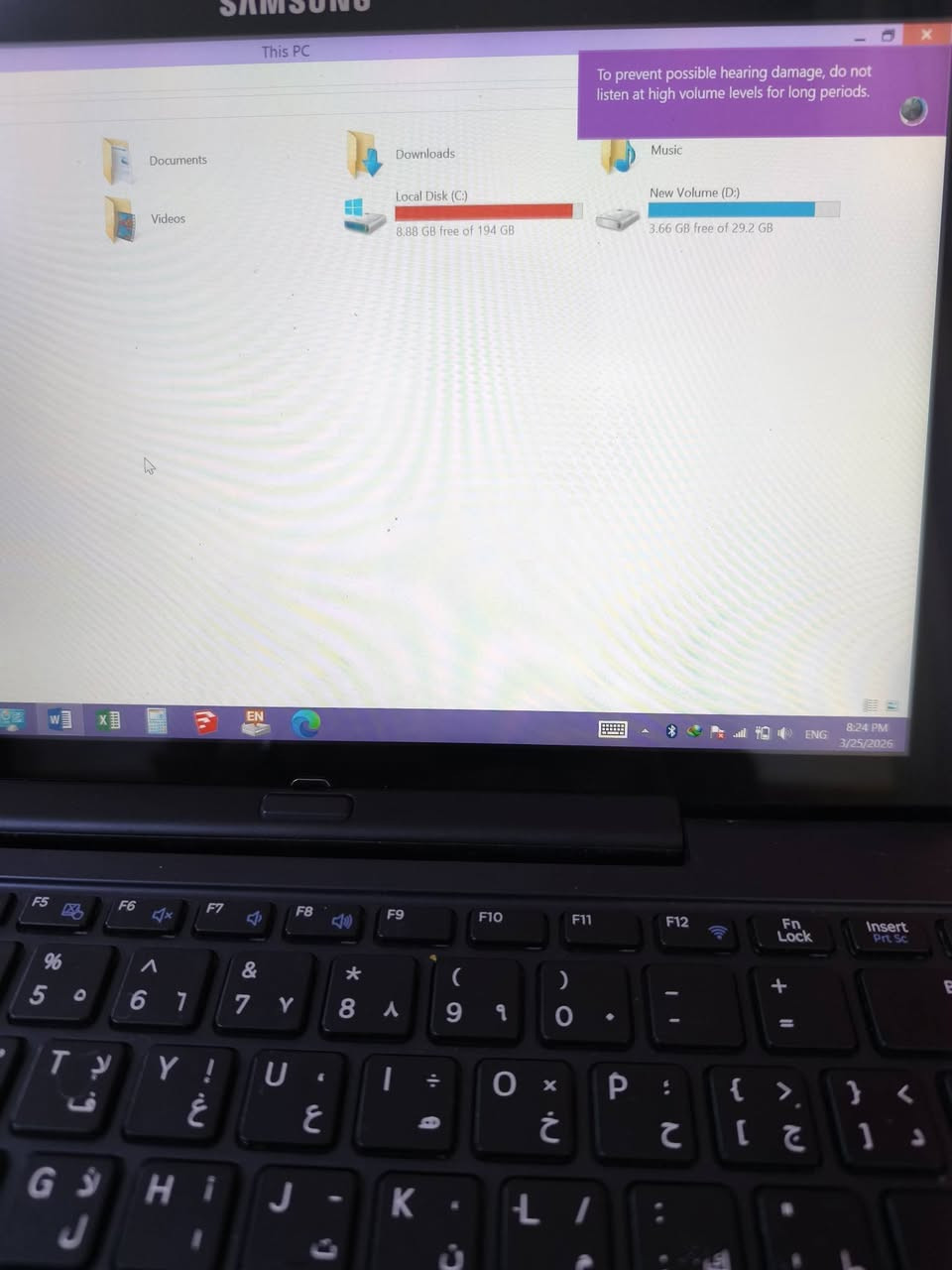 السلام عليكم
حاسبة هجينة لابتوب وتابلت 
Samsung ativ smart pc
مواصفاتها بالصور مبينة مفيدة كلش للدراسة والمهام المكتبية وزنها خفيف للتنقل 
السعر 100 الف فقط
مكاني بابل/ الحلة 
للتواصل واتساب ***********
