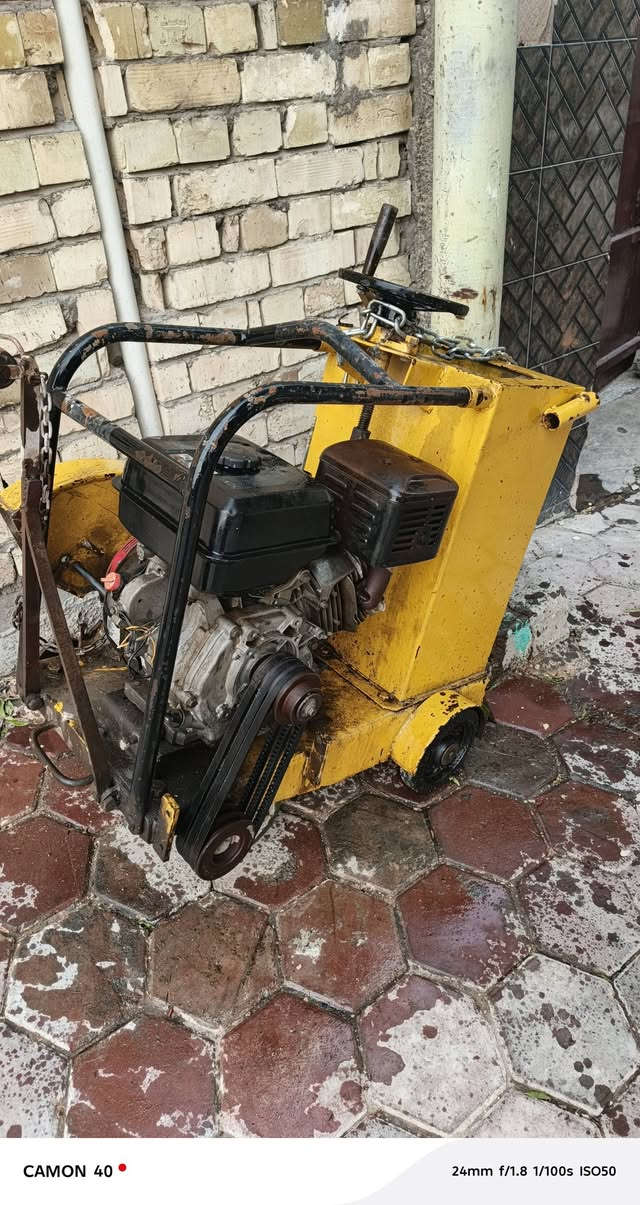 سلام عليكم ورحمت الله وبركاته گاصوصه ياباني شغاله فول ياباني أصلي نقص بيه يده بس سعره 500 وبيه مجال
الرقم الاستفسار ***********
