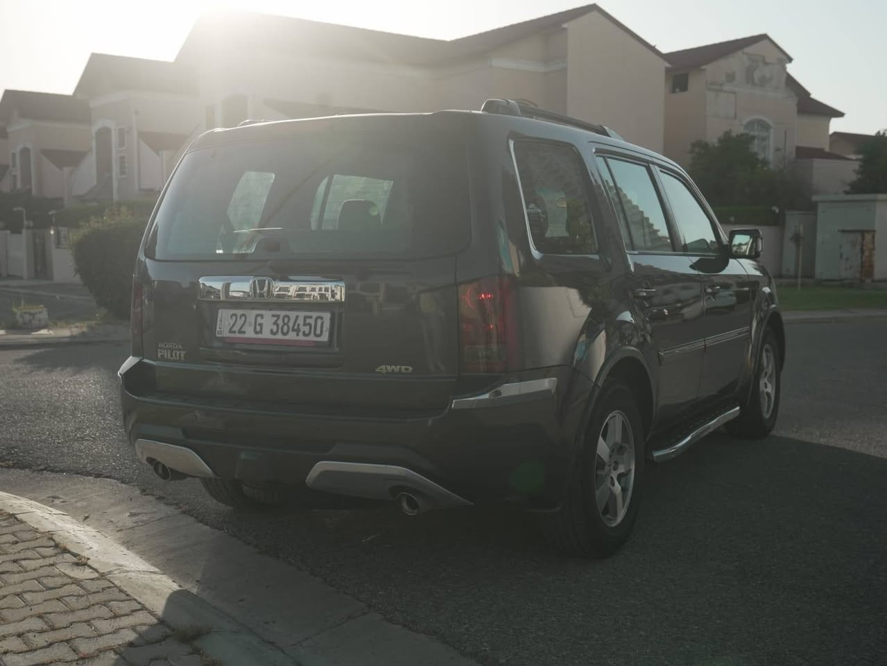 السلام عليكم،
للبيع هوندا بايلوت -  Honda Pilot موديل 2013. 

- لون السيارة اسود بيتنجاني.
- السيارة 7 راكب.
-  داخل السيارة بيجي.
- حساسات أمامية وخلفية.
- كاميرا خلفية.
- تبريد ياباني ثلج.
- ماشية 267 ألف كم.
- دفع رباعي (4WD)
- واسعة وعملية للعائلة والسفر
- نظيفة من دواخل و كشر خارجي.

السيارة مطلعها زيرو من شركة هوندا أربيل صاحب واحد.
ومكفولة من الصبغ عدا ربع جاملغ كما موضح بالحادث.

✅ المكينة مكفولة
✅ الكير مكفول
✅ الحدادية مكفولة

السيارة معروفة بالقوة والاعتمادية، وبيها مواصفات هواية بهذا الموديل.

السيارة بأسمي تحويل ثاني يوم.

💰 السعر: 12,500 دولار
📞 للاستفسار: ***********
*********** أربيل, العراق
