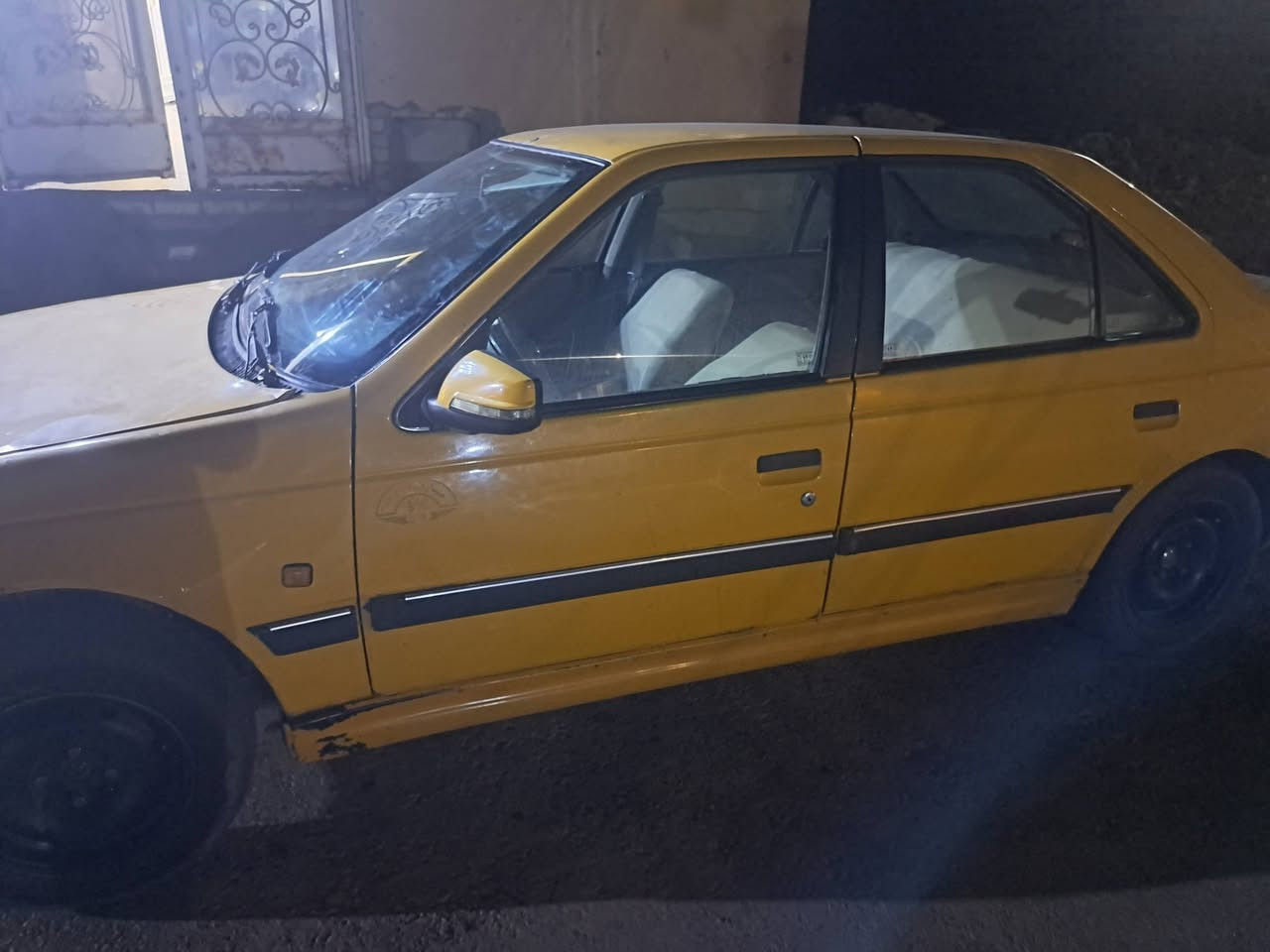 سلام عليكم بيجو ٤٠٥ للبيع موديل ٢٠١٢ كير مكينه مكفول كشرته نضيفه كهربائيات شغاله سنويه صاقطه ب٢٠١٧ راعيه يريد مداور سعره ١٧ وبيه مجال مكاني نهاوند ***********
