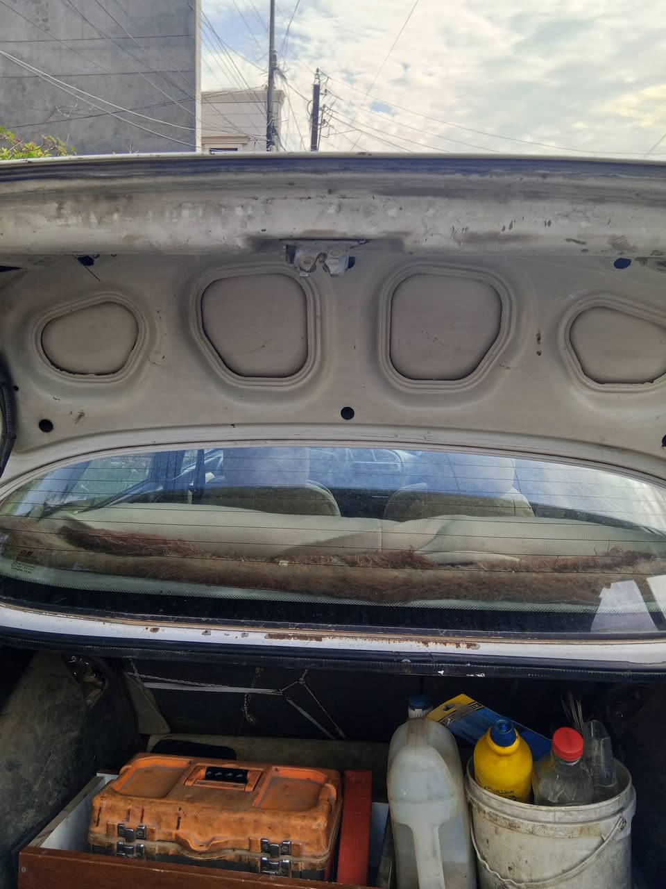 سلام عليكم من رخصت اخويه الادمن دايو لانوس موديل 2000 رقم دياله انكليزي تحويل مباشرمكينه كير بحاله جيده تبريد شغال كهربائيات كلها شغاله تخم تاير جديد صدرها 60%للبيع ب 30 وبيها مجال مكاني اطراف بغداد قريب ع اليوسفيه ه‍ ***********/***********
