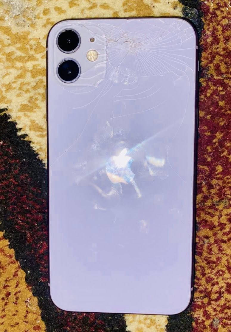 ايفون 11 شرط مو مفتوح الذاكرة 128 البطارية 73 نظافة 100%
‏السعر ￼235
***********
