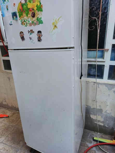ثلاجة للبيع 150بيه مجال حك الجية المكان وادي حجر الرقم:***********
