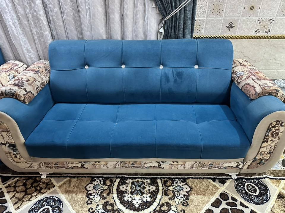 السلام عليكم تخم ١٠مقاعد للبيع مكاني بغداد السعر ٤٠٠وبي مجال الرقم ***********
