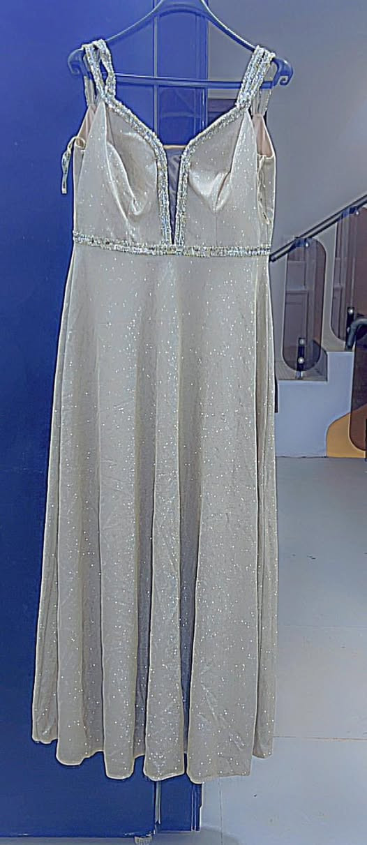 عدي فساتين للبيع بسعر مناسب لان مستعجله ومحتاجه
وعدي بدله اخذتهه من المنصور كلش حلوه بالبس  و٥ طبقات بطانه وتول كلش مريحه بالبس


**إذا كنت صاحب هذا الإعلان وتريد حذفه لأي سبب، رجاءا أرسل رسالة إلى الدعم الفني**