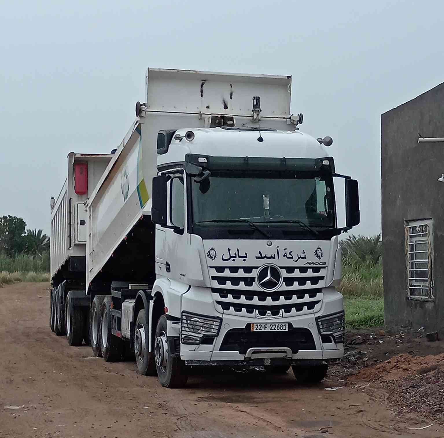 السلام عليكم وحش للبيع راس وعربانه موديل ٢٠١٧ رقم أربيل مربوطه ٣ لوحات مكفوله من كل نواحي للاستفسار *********** مراوس  مراوس بتريلا هم ترهم
