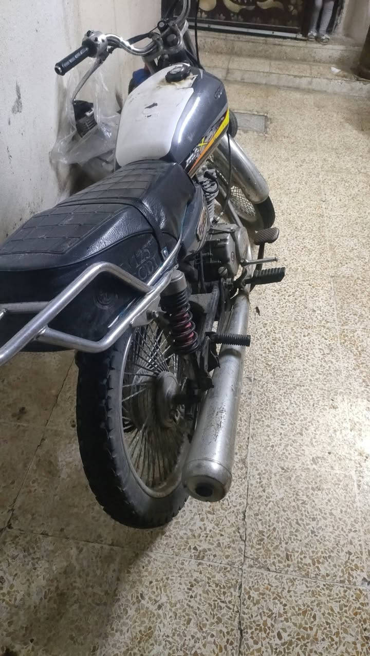 السلام عليكم ماطور للبيع بارت 5 تسعات ماطور شغال بس بي صوت بل أبيعك فحم في فحم 200 وبي مجال مكاني موصل حي الصحه بل ايمن الرقم ***********
