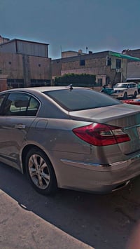 جنسس للبيع لدوخني ولا ادوخك السعر ١٣٠$ وبيها مجال   السيارة فول مواصفا...