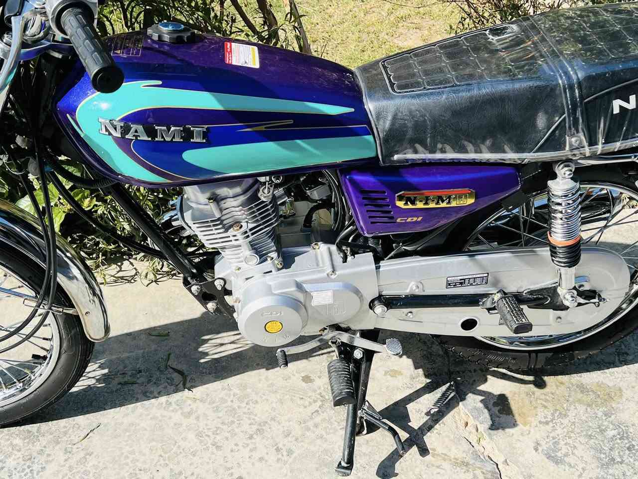 نامه البيع  تلاتثه  حرف صار الها شهر من طالعه كفاله عامه من كلشي سعر ٧٢٥العنوان سده الهنديه وهذا رقم ***********
