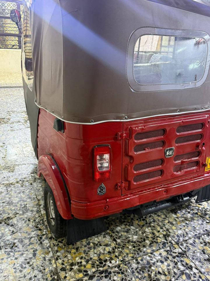 سلام عليك تكتك لبيع مديل ١٩تكتك حلوونضيفه سعر٣وبيه مجال قليل تصال ***********
