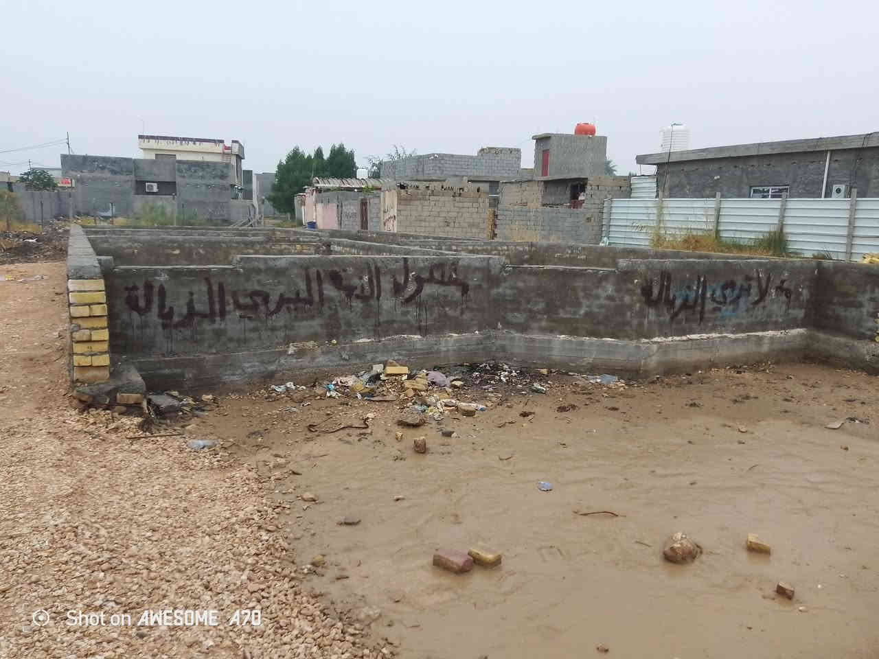 السلام عليكم عندي بتلو للبيع المساحه الكليه 500 متر طابو زراعي سند 25 تحويل مباشر باسم المشتري متوفره كل الخدمات السعر 43 وبي مجال الاستفسار مراجعه مكتب قرب مخازن بيت مرجان شارع النيل الخدمي عقارات الحسام اتصل على رقم الهاتف ***********+*********** اخوكم ابو مومل
