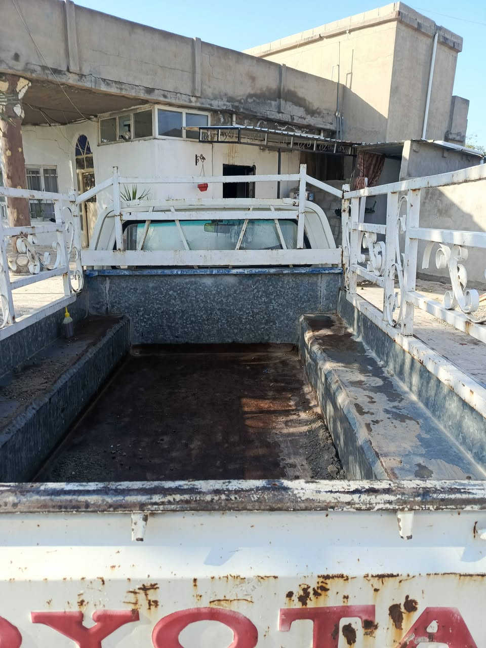 السلام عليكم سياره تويوتا 80 للبيع شرط تحويل أو وكالة رقم أصفر صلاح الدين السعر ٢٢$ ورقة بيها مجال الاتصال ***********
