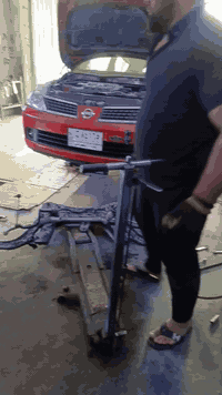 حدادة صدر  عام لكافه انواع السيارات ومواد صدر ممتازه البياع الحي الصناعي الشارع الثالث ميزانية بغداد الرعد وتوت ***********
