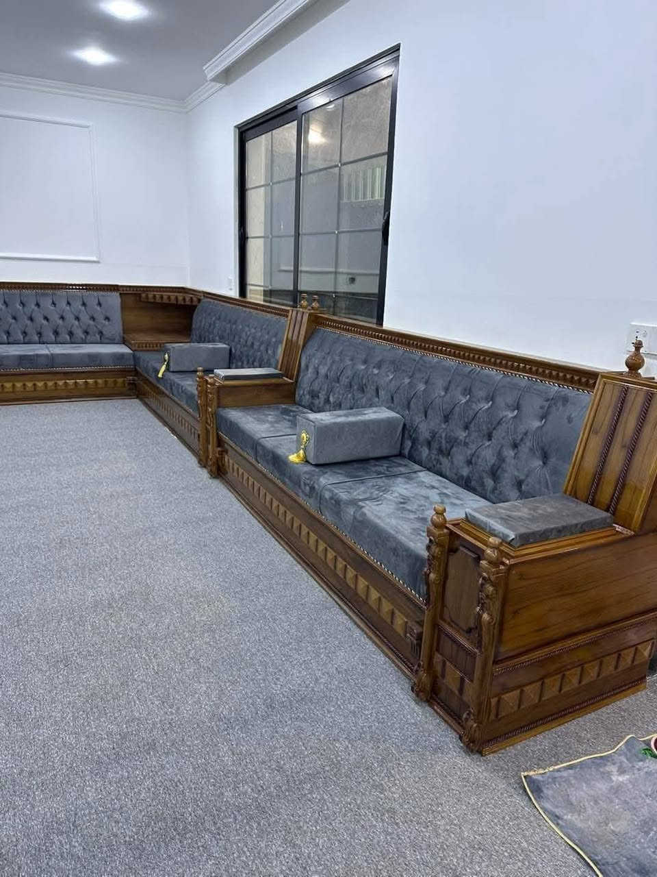 1..سعر متر ديوان #الصاج 175/ نشتغل قسط بدون تحميل
2..سعر متر ديوان #المودرن 100 
   يقدم معرض بيت الزان  لزبائنه الكرام أحدث موديلاته من الدواويين  الصاج و الملكيه والمودرن  بمواصفات راقيه
 مع ظمان حقيقي لمدة 20 سنه من تاريخ الاستلام  مع طابوريه وكوشات
ملاحظه:: نعمل حسب طلب الزبون من تغيير لون القماش وحسب القياسات الزبون ولدينه كادر يذهب لمنزل الزبون لاخذ القياسات.

للحجز والاستفسار مراسله الصفحة
او الأتصال
***********
