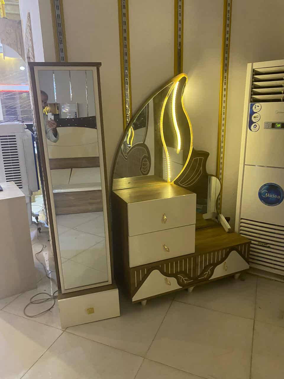 غرفه نوم تركي ٨ قطعه جديد مامستخدمه اخر قطعه المعروضة بالمعرض
اناره بالكومديات وميز التواليت والكنتور بسعر مناسب جدا
٤٧٥ الف

متوفره بمعرض الملك (الكوكب الدري للأثاث)


**إذا كنت صاحب هذا الإعلان وتريد حذفه لأي سبب، رجاءا أرسل رسالة إلى الدعم الفني**