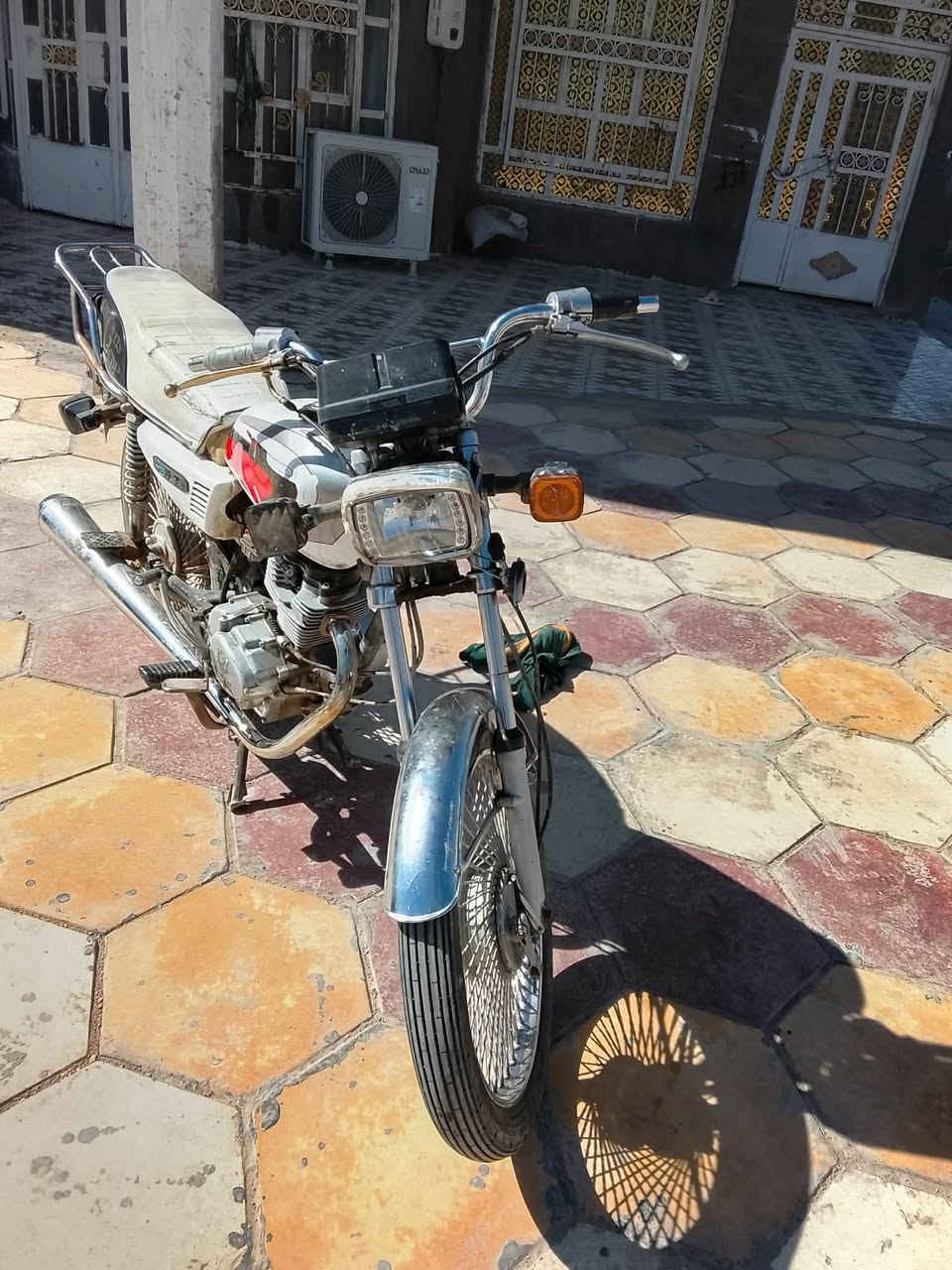 السلام عليكم دراجه تايكر لبيع أوراق أصولي موديل 2020المكان بابل قضاء القاسم
السعر 425وبيه مجال حك الجيه اتصل 
***********
