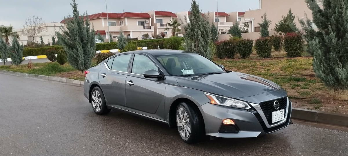 السلام عليكم 
للبيع التيما 20 وارد امريكي مواصفات s
بيها صندوك مبدل نفس اللون وجاملغ بارد وتلث قطع بخ امريكا
رقم بغداد معوقين بأسمي باقيلها سنة و4 اشهر تصير حرة 
مكانها اربيل 
السعر 135 وبيها مجال
للتواصل على الرقم ***********
