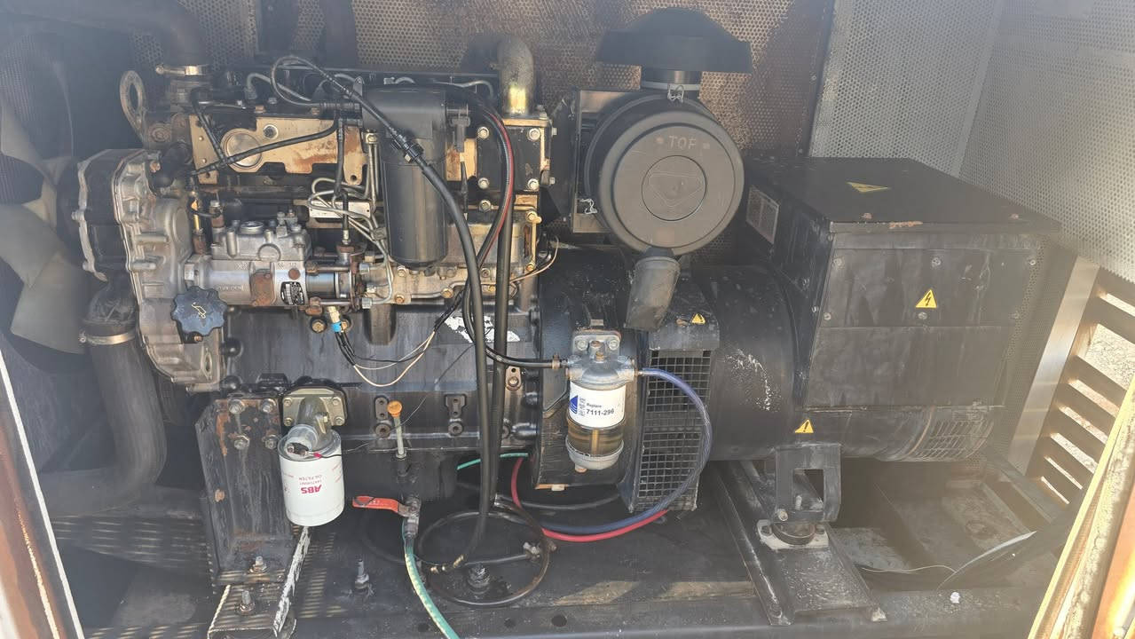للبيع مولد بيركنز (Perkins) الأصلي بقدرة 70 KVA.
​✅ المحرك: بيركنز (Perkins) أصلي.
✅ القدرة: 70 KVA.
✅ النظام: برودكشن (Production System).
✅ الحالة: نظيف جداً (كاتم صوت).
للاتصال ؛ ***********

​📍 الموقع: واسط - الكوت ( يوجد توصيل )
