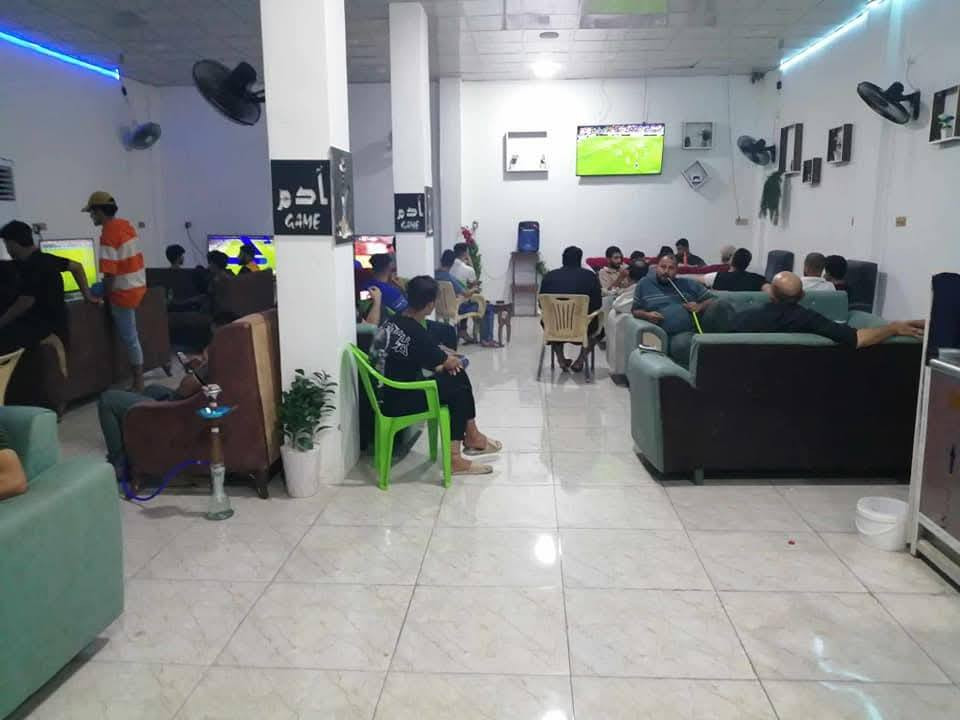 كوفي للبيع لعدم التفرغ العنوان حي ميسان الشريط كوفي شغال خير من الله  يحتوي على 3 ميوزة بليارد و5 شاشات و5 بلي 4 ونراكيل ومطبخ متكامل يحتوي على مجمدة وعارضة عمودية شواية همبركر ويحتوي أيضا على سبلت كنتوري مع مبردة كبيرة ومبردة صغيرة مع مولدة كيا 50 كيفي  للإستفسار الاتصال على الرقم ***********
