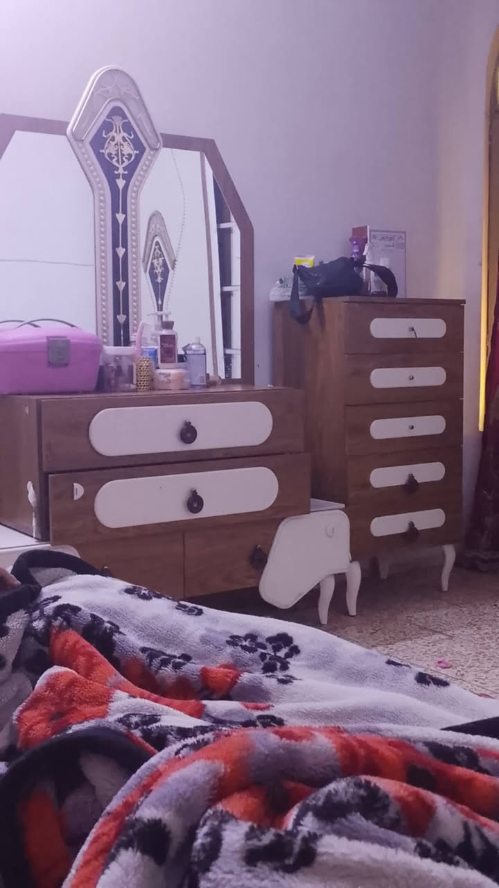 غرفه نوم ٧ قطع للبيع ٢٥٠ 
الكريعات الزويه


**إذا كنت صاحب هذا الإعلان وتريد حذفه لأي سبب، رجاءا أرسل رسالة إلى الدعم الفني**
