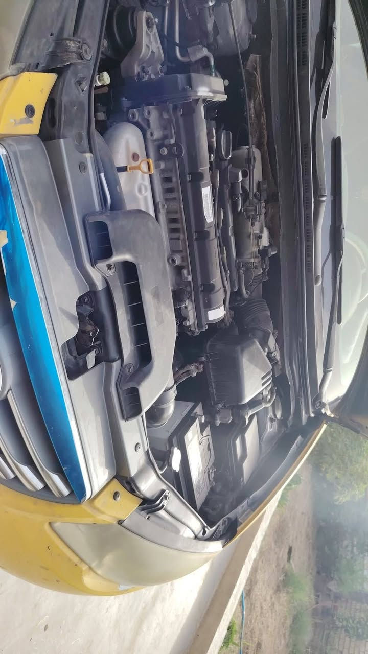 سلام عليكم ورحمة الله وبركاته النترا ٢٠١٠ حادثهة قطعة وحده باب فقط باقي مكفول بجم كبس بلادي مال شركه سيارا كله بلاد شركة مابيهة  منفوضه علا خير حبايه بس دبلات صدر شوي تعبانات رقم وسنويه بسمي ٩٥ وبيهة مجال مال جيه ***********
