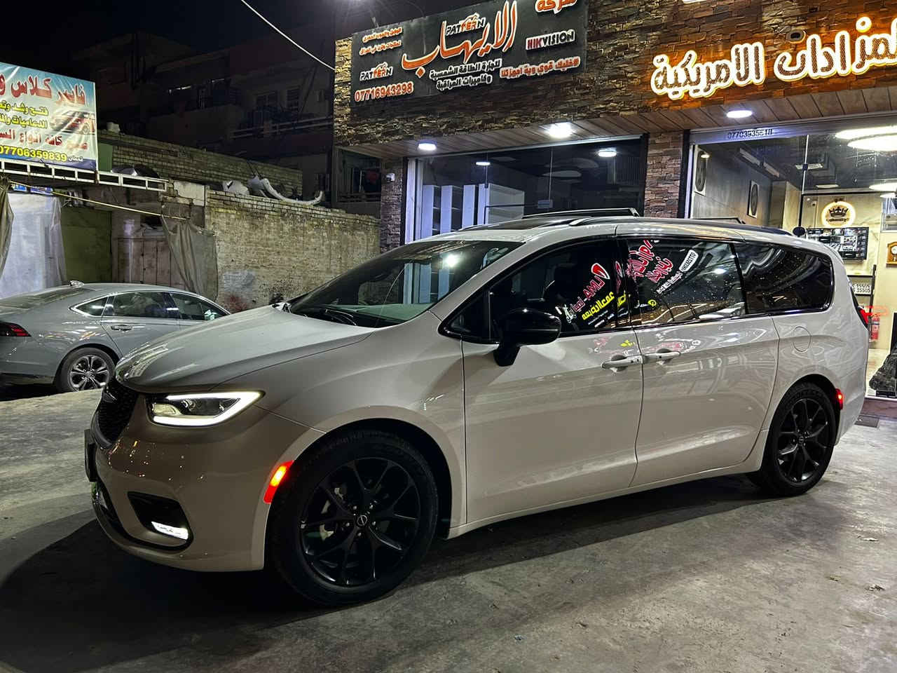 كرايسلر باسفيكا لمتد S 2025  

السيارة وصول جديد 

كتاب شهداء بغداد بانزين 

محرك 6 سلندر .3.6 ماشيه 27 الف ميل 

مواصفات فول فول 1/1 رادار امامي جانبي ، خزن كشنات 

كشنات جلد و كهربائي ، تدفئة بالمقاعد الامامية و الخلفي و تبريد بالمقاعد الامامية  و هيتر بالستيرن 3 قطع تبريد ، تحكم منفصل ، هاند بريك الكترون  كامرة خلفية ، مراية كهربائي شفط  منفذ شحن USB , وType.c امامي و خلفي و الكشنات الاخيرة  الابواب و الصندوق كهربائي ،  شاشة ديجيتال بردات 

و باقي المواصفات معرفة ،

الضرر :موضح بلصور قطعه وحده صبغ جاملغ خلفي فقط الباقي تبديل نفس اللون

بجم كبس شرط كلها بلادي 

السيارة جاهزة ما ناقصها مصرف

مرقمه رقم بغداد مميز 60999

مكان السياره بغداد حي القاهره مكتب تاج الاسطوره 

للتواصل : 

***********
