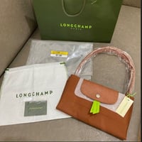 حقيبة • ماركة فرنسية • مستعملة