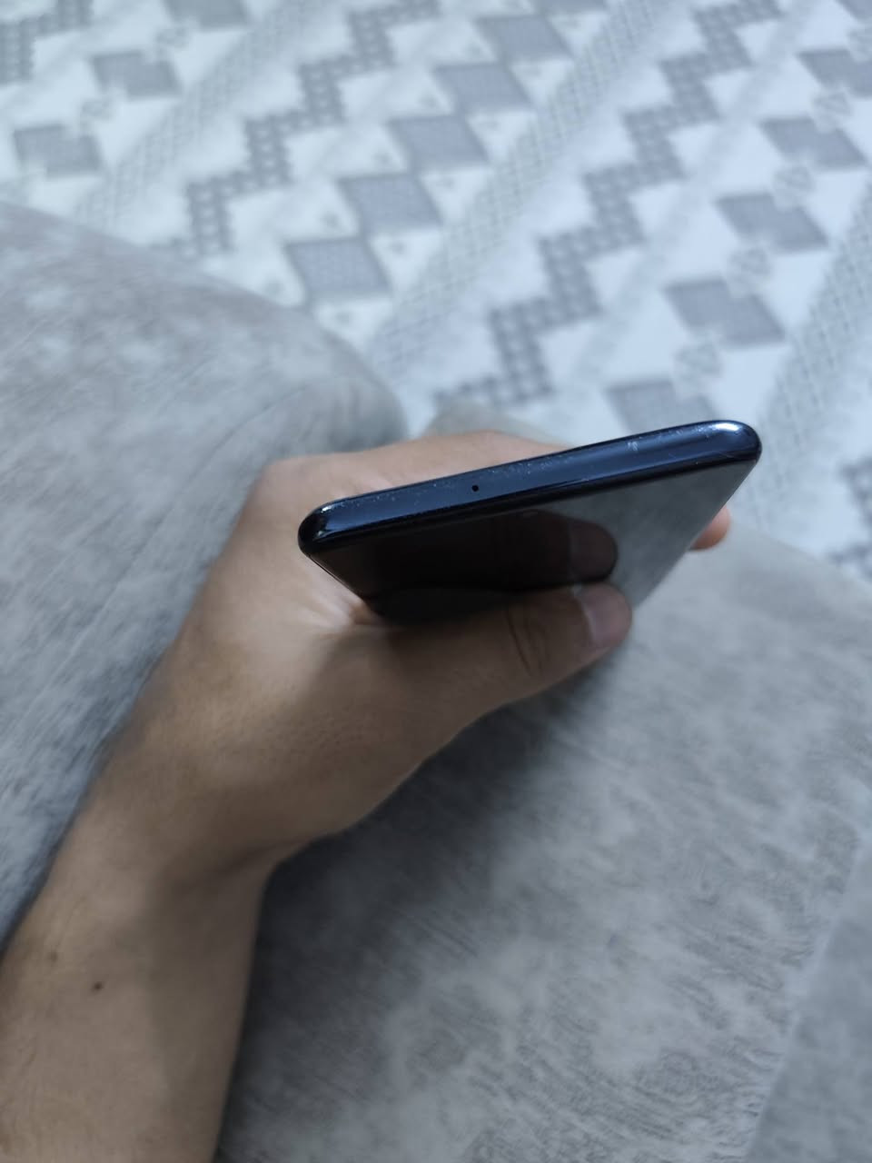 سلام عليكم 
A71
جهاز نضيف واستعمال شخصي مال جناي بي فقط شخط ناعم بضهر الجهاز كما مبين بالصور 
سعره 95$


**إذا كنت صاحب هذا الإعلان وتريد حذفه لأي سبب، رجاءا أرسل رسالة إلى الدعم الفني**