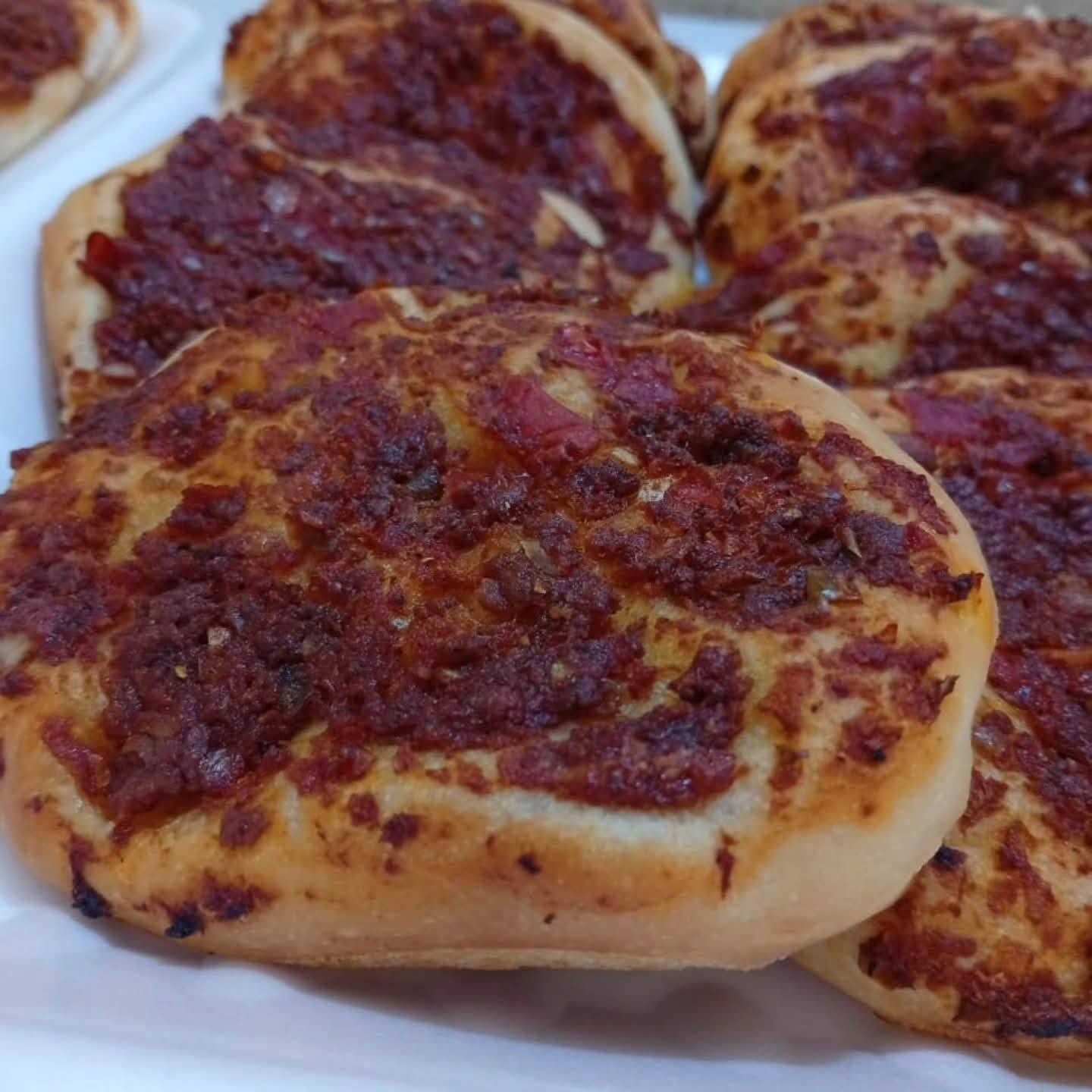بسم الله ماشاء الله.... حبايب قلبي مستعدين لتجهيز طلباتكم بكل حب... طعم ونظافة وترتيب ❤️😍 وكذلك تجهيز المواكب والمجالس الحسينية للتوزيعات والثوابات... أي شي تردوه نوفره حسب الطلب #اطباق #رئيسية تمن ومرق دجاج لحم سمك برياني دولمة..... وايضا #المعجنات فطائر لحم ودجاج مني بيتزااا لحم بعجين #الكليجة والكيك والخفيفي #والتفريزات الكبب بأنواعها والكباب والبورك البركر كبة مرق سمبوسة....(حشوات مختلفه دجاج ولحم وجبن حسب رغبتكم) الحلويات وخلية النحل..😊🌹 من الأخير كلشي تردون متوفر يمنا جربو بنفسكم ومراح تندمون بالعكس تتدمنون اكلاتنا اللذيذة 💐 سااااارعو بالحجز وتدللون #متوفر توصيل ناصرية مركز وسوق الشيوخ للحجز والاستفسار التواصل ع الخاص أو الواتساب ***********... 🚕🚕
