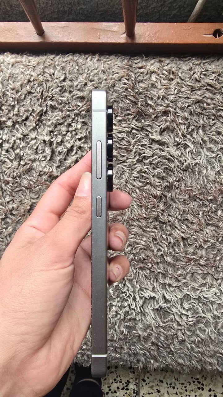 جهاز s25 ultra  ذاكرة 256 نضيف جدا 
ويا كفر و شاحنة ، بدون كارتونة 
السعر 1150000 ,  مليون و 150 الف 
بغداد/ ابو غريب _ الحصوة
***********
