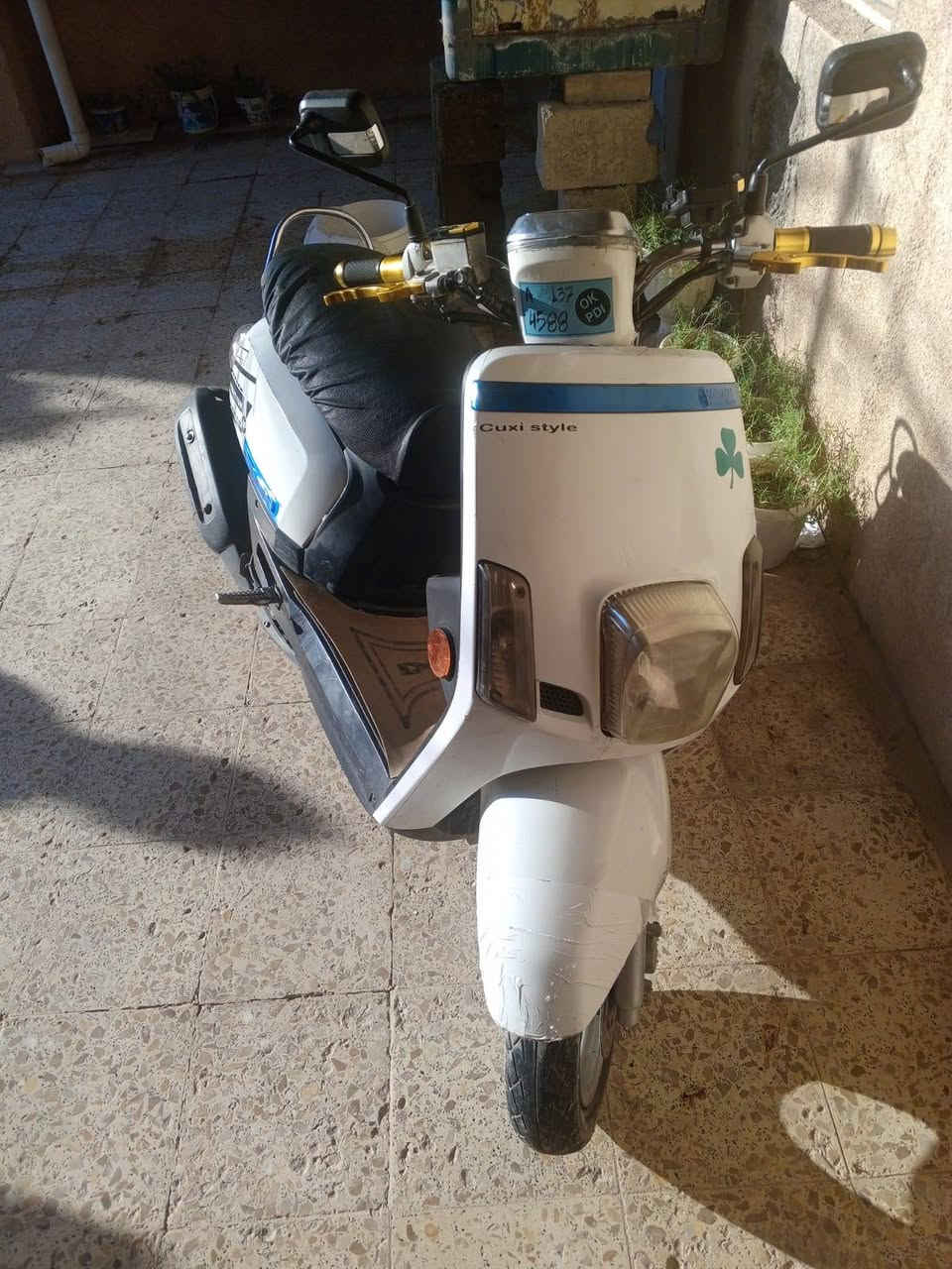 دراجه بوليس للبيع نضيف ماخذهة 750 ومعارف بيهن وسويجهة ضاع صار يومين مالكيتة وتعاجز سوي الجوزة ابيع 600 وبيهة مجال بصيط مكاني المفرق قرب ملعب مجيد وين متوديهة وديهة ***********
