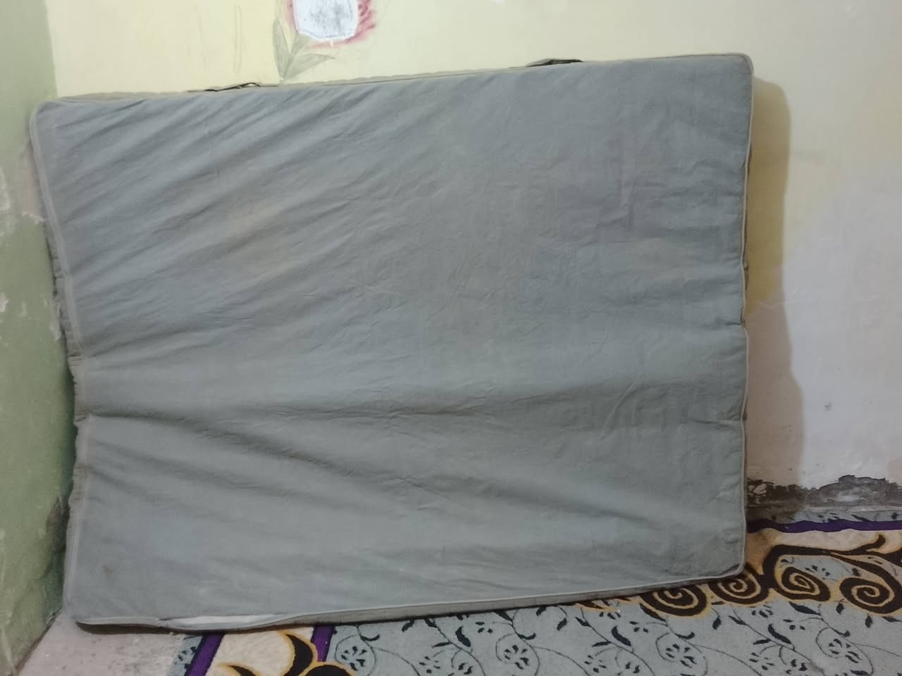 دوشك جربايه للبيع ضغط سبرنك عوزه بس تلبيسه75وبي مجال عنوانه حي الفرات شارع المستوصف***********
