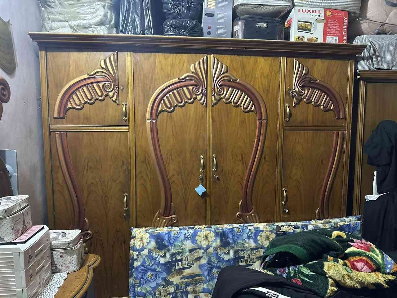 السلام عليكم غرفه للبيع نظيفه وزينه مكان بغداد حي العامل للاستفسار اتصل على الرقم ***********
