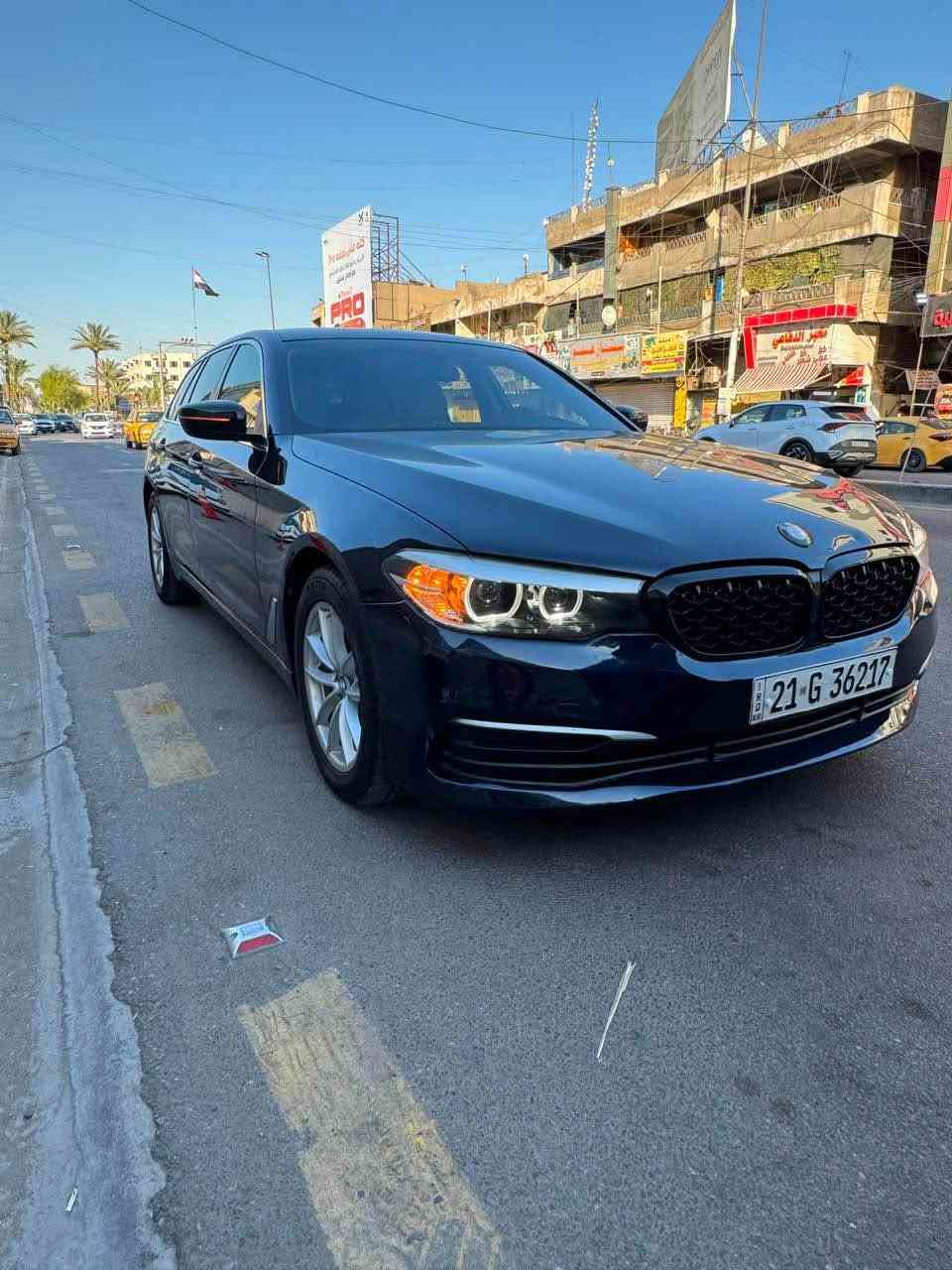 ‏للبيع BMW حجم 520 i وارد خليجي سيارة جديدة جدا فول مواصفات مكينة أربع سلندر Turbo المرغوبة وكالة باسمي رقم سليمانية فقط بها قطعة صبغ واحدة الباب الخلفي موديل 2018 للبيع السعر 140 ￼ ورقة الاتصال *********** مكان السيارة بغداد السعدون بغداد, العراق
