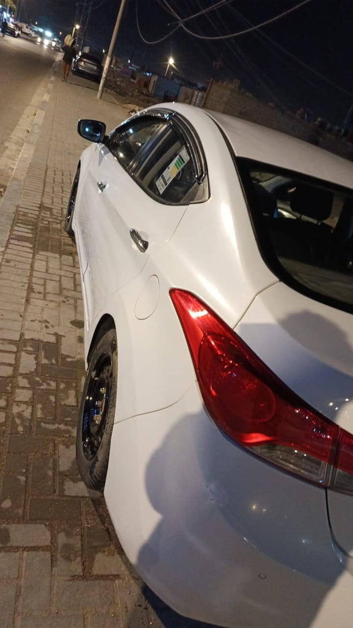 السلام عليكم النترا موديل ١٤سياره متومه نكليزي طبق الأصل على شاصي سياره جاهز مكينه كير تبريد حداده تخم تاير كهربائية سياره جاهز ربع ماذب عليه مكاني بصره *********** البصرة, العراق
