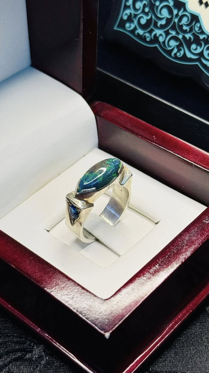 جملة - مفرد 💍

آوبال أثيوبي طبيعي ذمة 
صياغة يدوية الفضة 925

السعر غير ثابت ، راسلني خاص 

يوجد توصيل جميع محافضات العراق
للتواصل واتساب : ***********⁩⁩⁩⁩⁩
