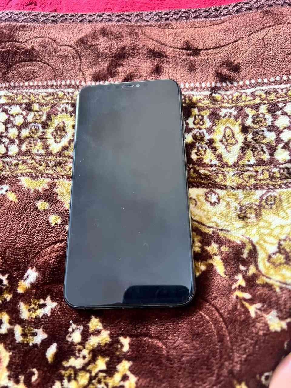 السلام عليكم ايفون اكس ماكس مبدل شاشه وبطاريه  اصليات فيس ايدي شغال يرهم بيع ومراوس ***********
