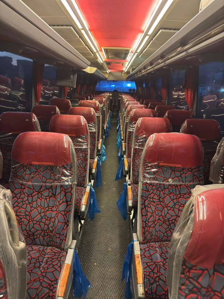 ترافيكو للبيع رقم بغداد واقع حال 55نفر مكينه جديده كير جديد 6ويلات تبريد صيني سياره جاهزه السعر 580وبيها مجال ***********
