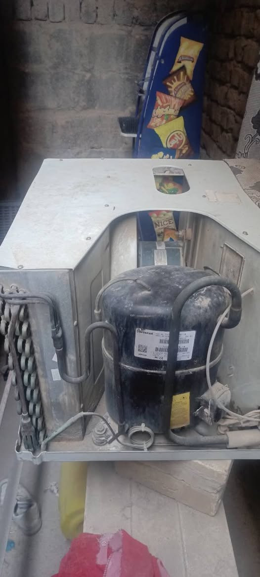 بسم الله الرحمن الرحيم للبيع للبيع غراض منزل
♦️مكيف كرافت باب اول السعر 250 

♦️بوب خشب عدد اربعه رادلهن بس صبغ سعر الواحد ب25 

♦️الفوك ب40 وا الجوه ب70 جديده 

♦️الباب المنيوم سعر 100 جديد

♦️ميز دراسه او طعام يرهم ويا كراسي عدد 2 

سعر 25

♦️مطور مبردة جديد السعر 15


**إذا كنت صاحب هذا الإعلان وتريد حذفه لأي سبب، رجاءا أرسل رسالة إلى الدعم الفني**