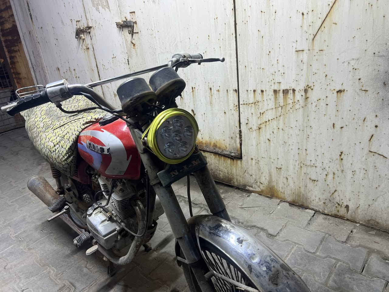 ‏دراجة إيراني منغولي أصولي اوراق مكينة ما مفتوحة سعرها 550   ***********
