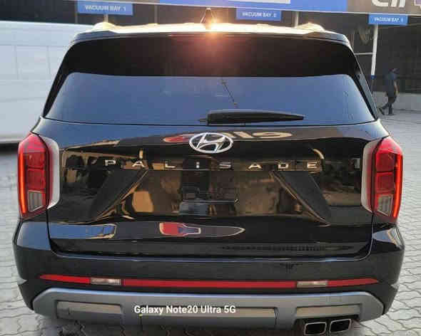 بإمكان إدخال السياره بكتاب شهداء
*تم الشحن إلى منفذ سفوان 
*هونـداي بلسايــد موديــ2025ـل*
*السعر227 فول مواصفات لمتدد*
 واصل (مصلح) بدون كمرك 
سيارة حاليا مشحونة الى المنفذ سفوان 
(مكتب الماجد الأستيراد السيارات الوارد الأمريكي والكندي) 
(العنوان ، البصرة ، سفوان،  )
ولدينا وكلاء في جميع محافظات العراق لغرض المكاتبة 
وضمان حق الطرفين 
 اتصال او واتساب :
( حسام الماجد) 
***********
‏***********
